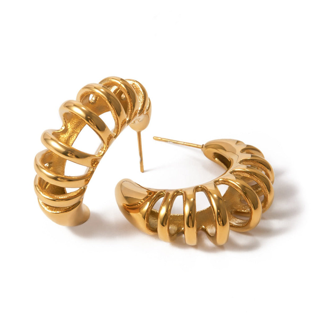 18k gold crescent-shaped earrings with hollow design, trendy and personalized Vera Lux