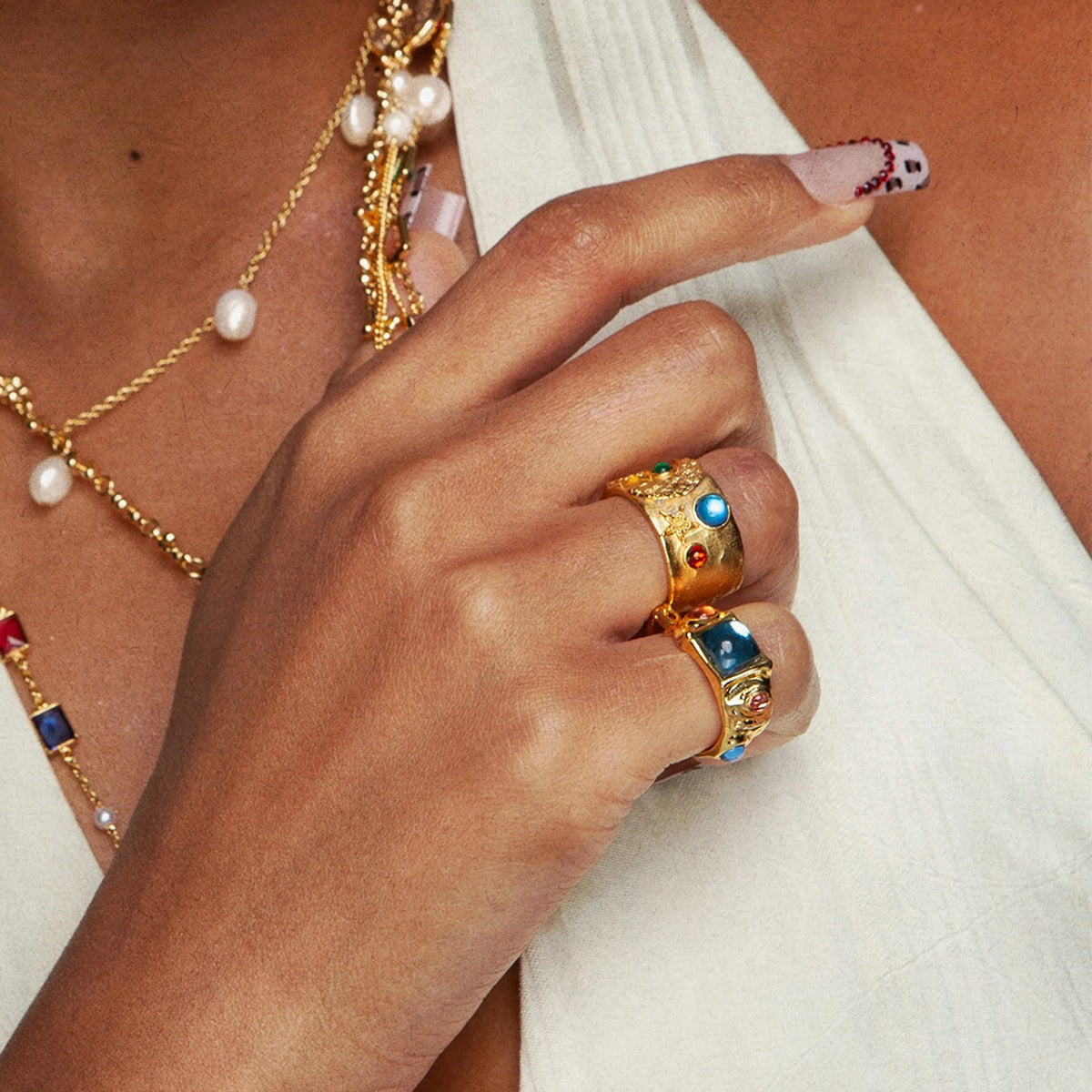 18K gold inlaid gemstone with star and moon texture classic retro ring Vera Lux