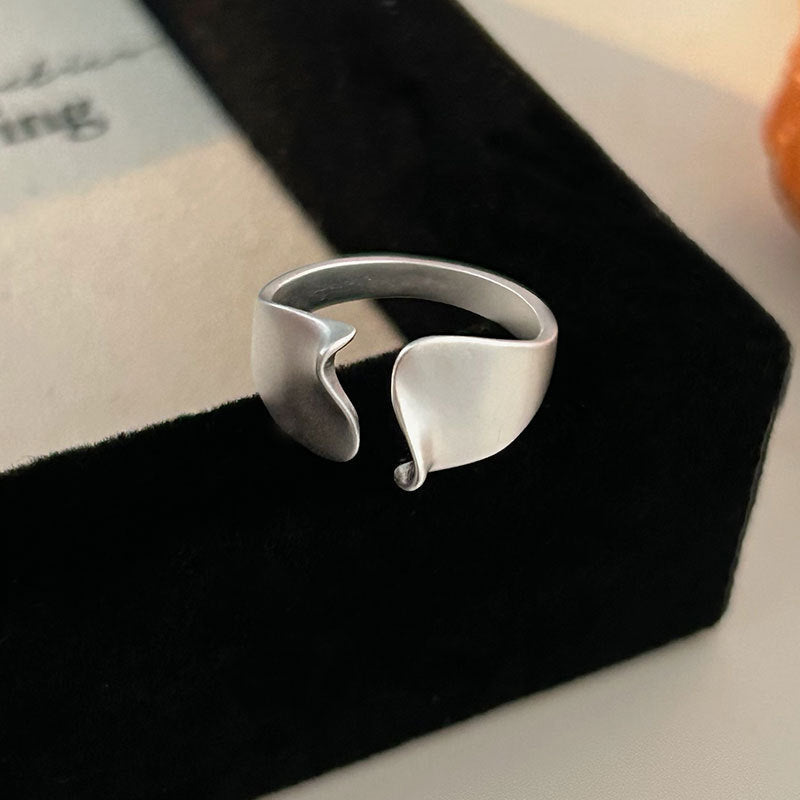 S925 Sterling Silver Niche Black Flower Ring For Women, Cool Tone Frosted Irregular Design, Delicate & Versatile Minimalist Index Finger Ring Vera Lux