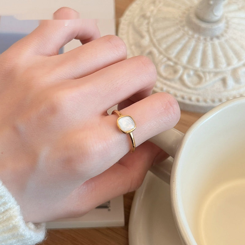French-style Vintage Natural White Mother-of-Pearl Ring For Women Vera Lux