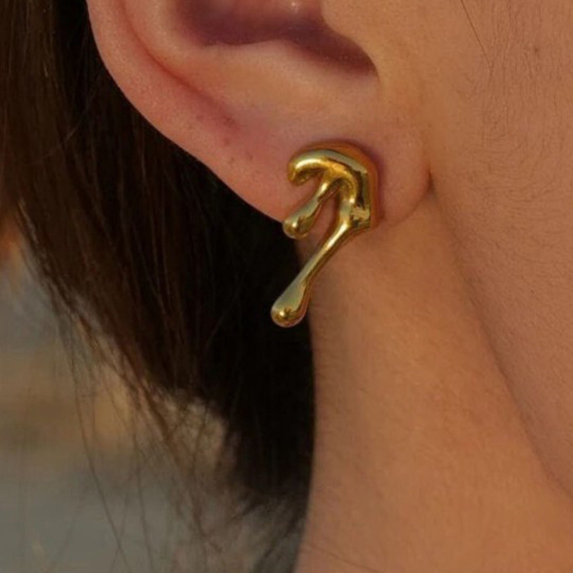18K gold irregular shape design simple personality earrings Vera Lux