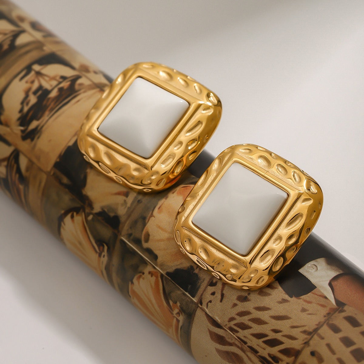 18K gold arc-shaped square inlaid gemstones with exquisite design and noble earrings Vera Lux