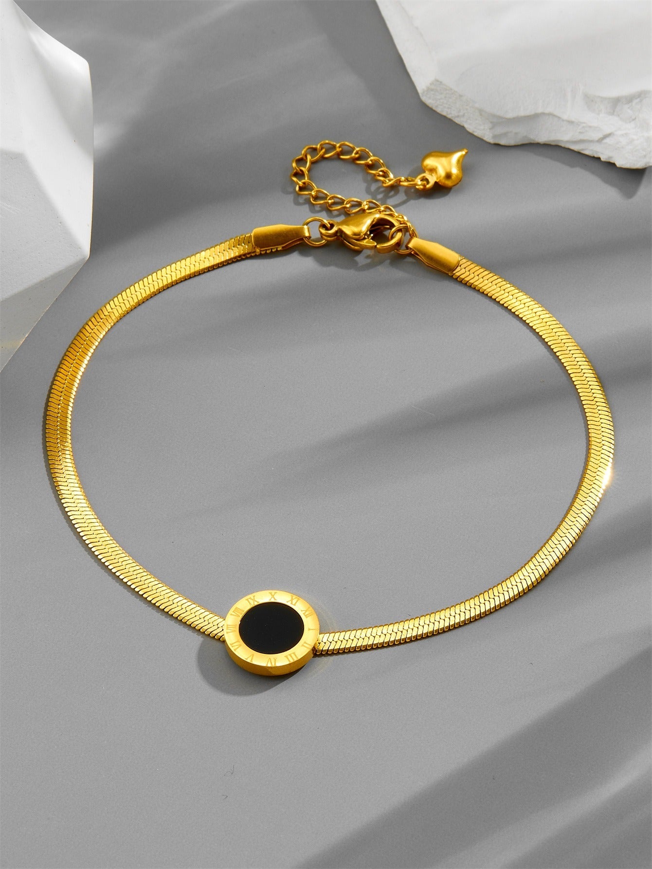 18K gold light luxury exquisite Roman numeral bracelet Vera Lux