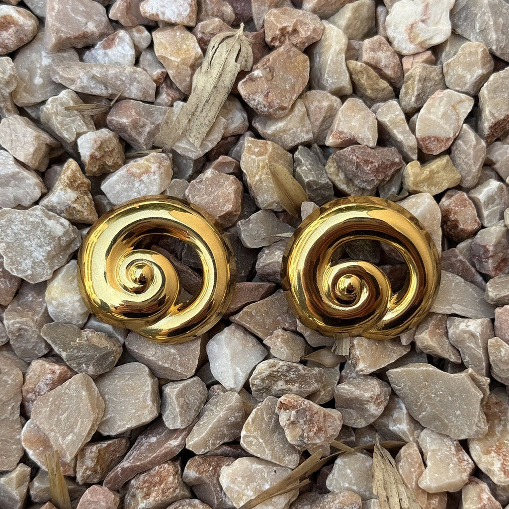 18K gold hollow thread design classic and fashionable earrings Vera Lux
