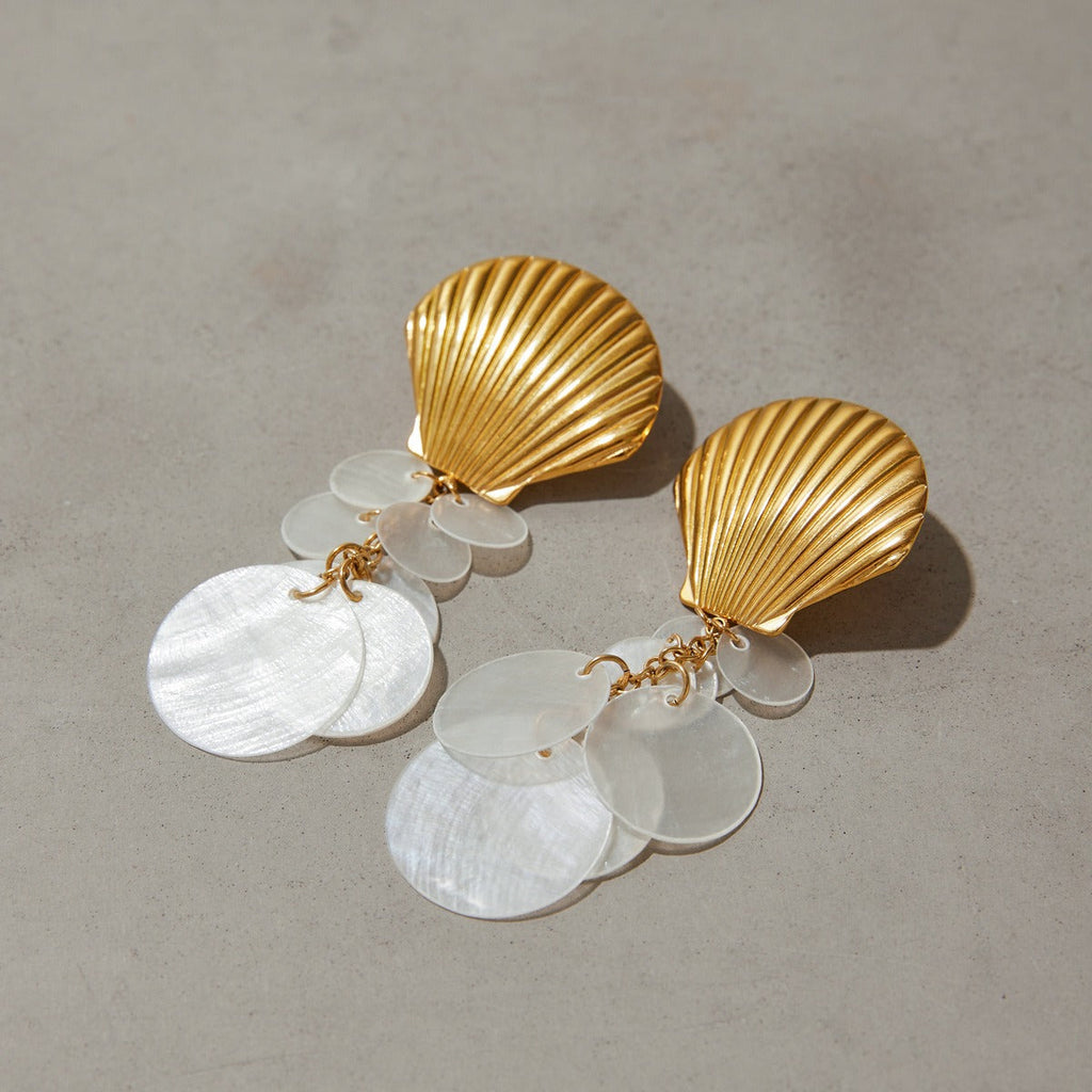 18K gold shell-shaped earrings with round tassel design Vera Lux