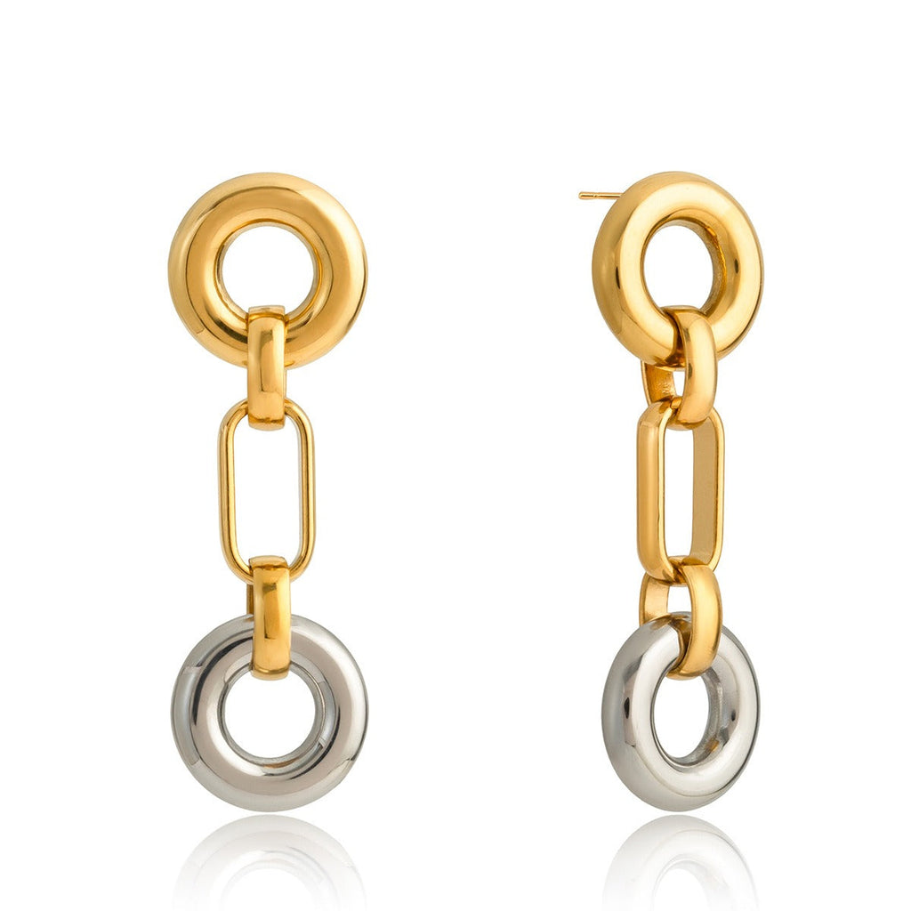 18K gold hoop earrings, a luxurious and sophisticated pair of stud earrings. Vera Lux