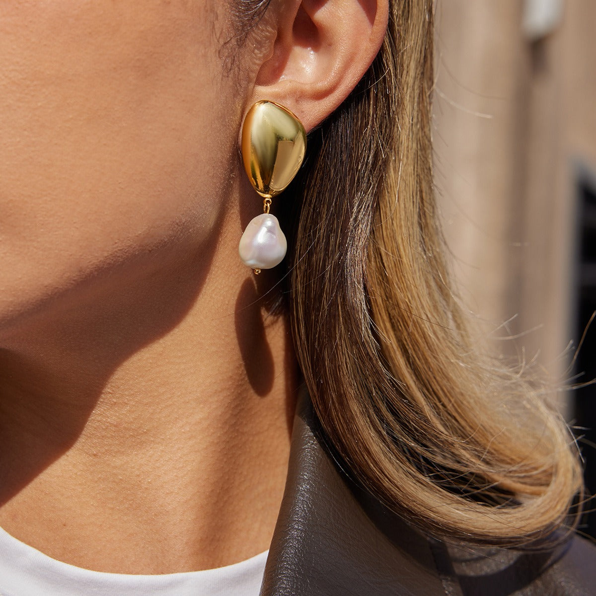 18K gold-plated pearl and titanium steel stud earrings Vera Lux