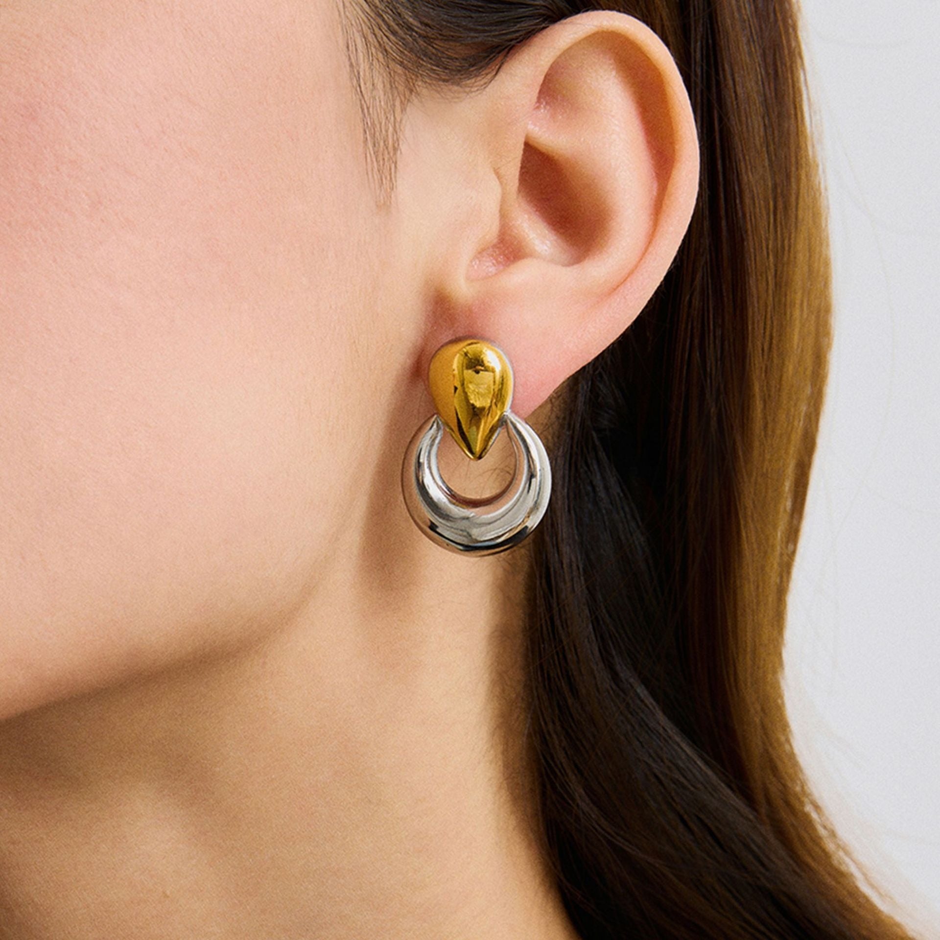 18K gold U-shaped and teardrop-shaped earrings with gold and silver color matching design, trendy and unique Vera Lux