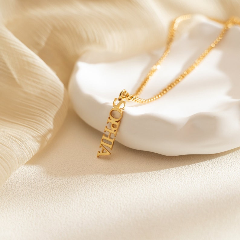 Personalized chain name necklace Vera Lux