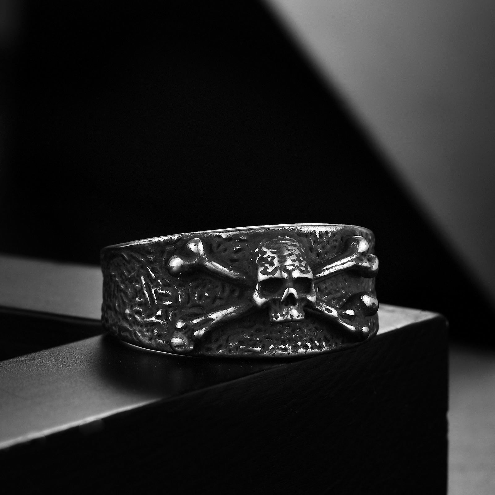 Titanium Steel Punk Skull Personality Retro Mens Ring Vera Lux