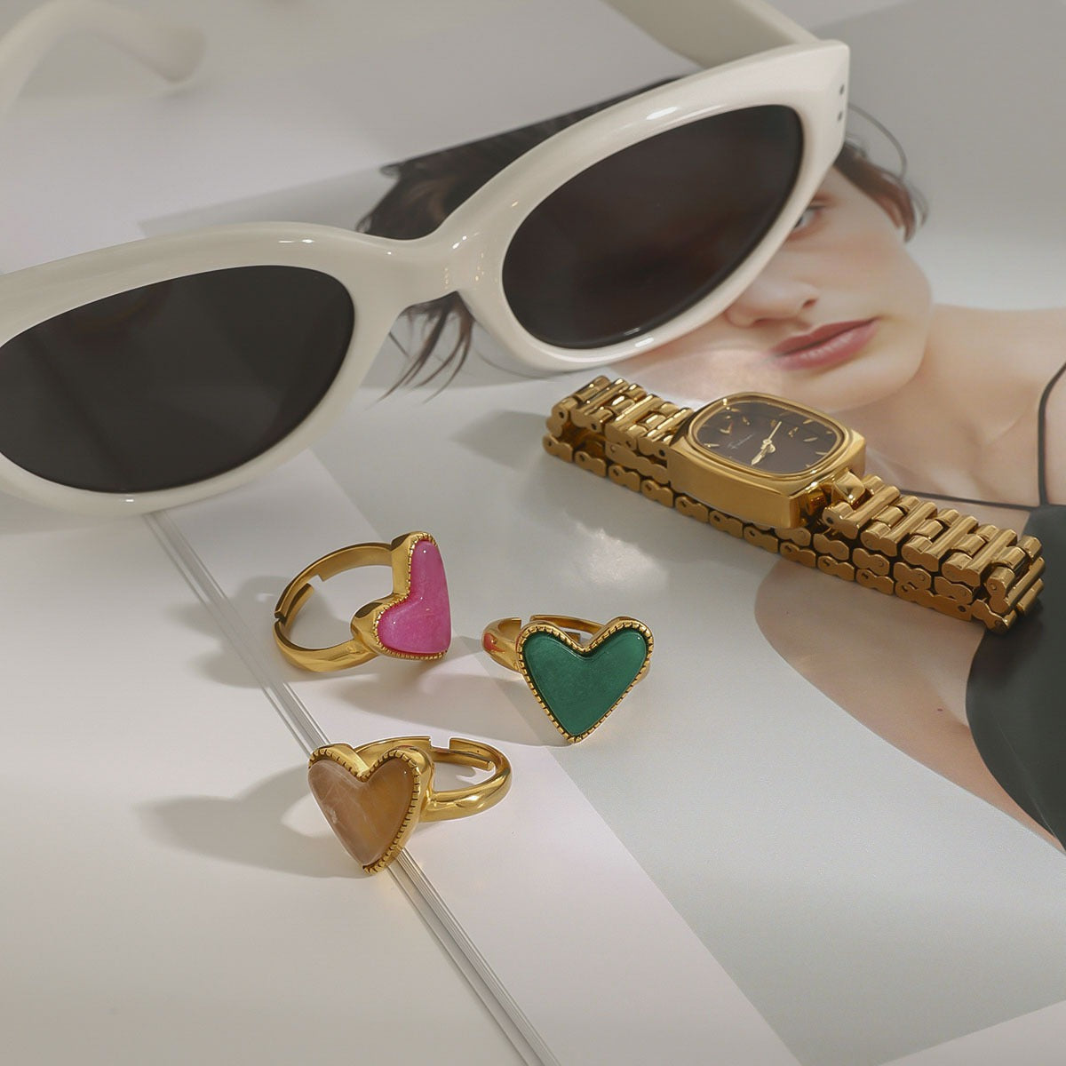 18K gold heart-shaped ring with textured design Vera Lux
