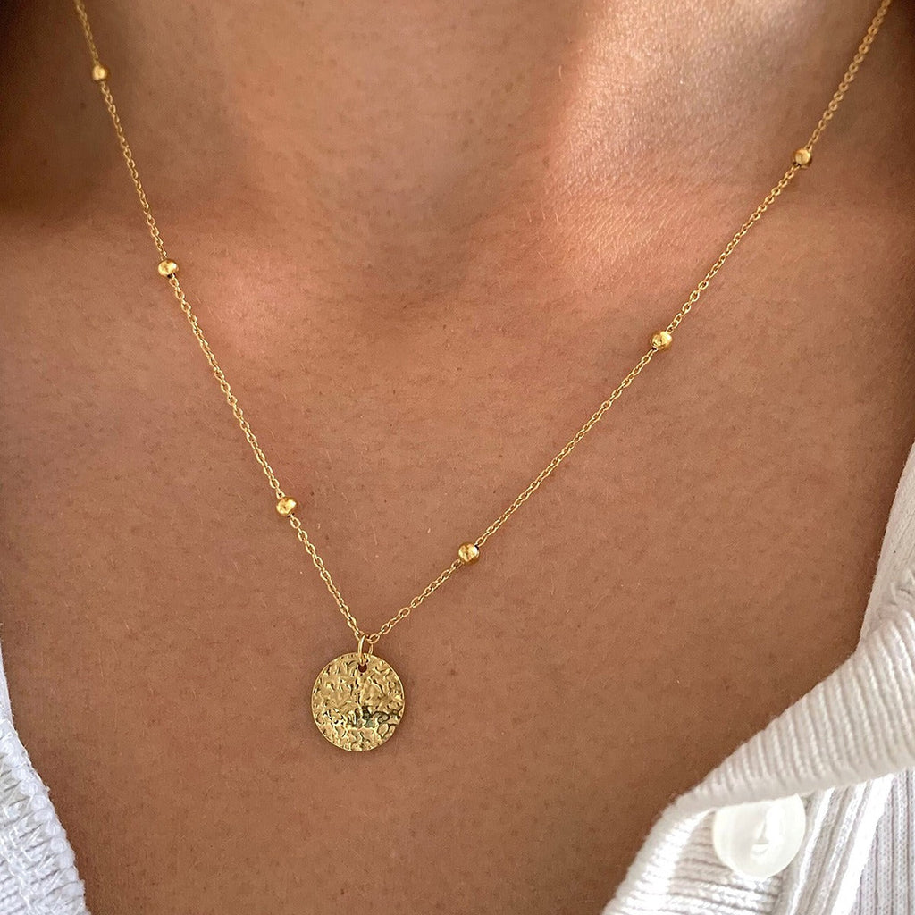 18K Gold Wind-Indented Round Necklace Vera Lux