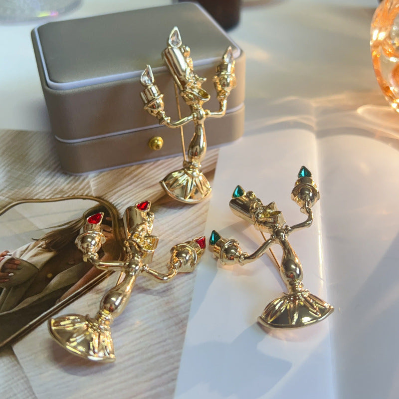 Western Court Retro Chandelier-Style Gold Brooch Vera Lux