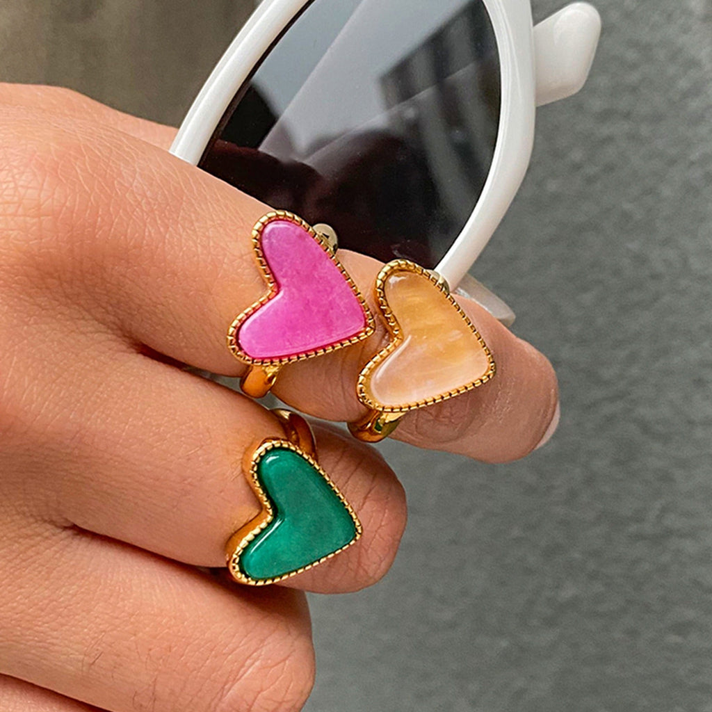 18K gold heart-shaped ring with textured design Vera Lux