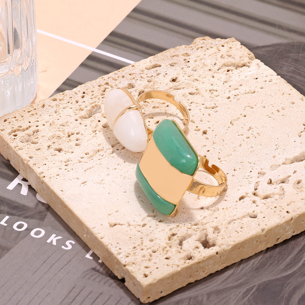Fashionable Contrasting Color Geometric Resin Ring Vera Lux