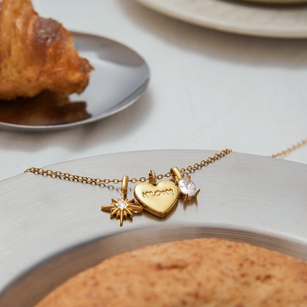 18K gold heart shape with "MOM" design exquisite and dazzling necklace Vera Lux