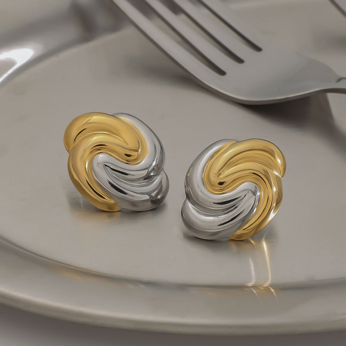 18K gold geometric shape with gold and silver color matching design trendy personality earrings Vera Lux