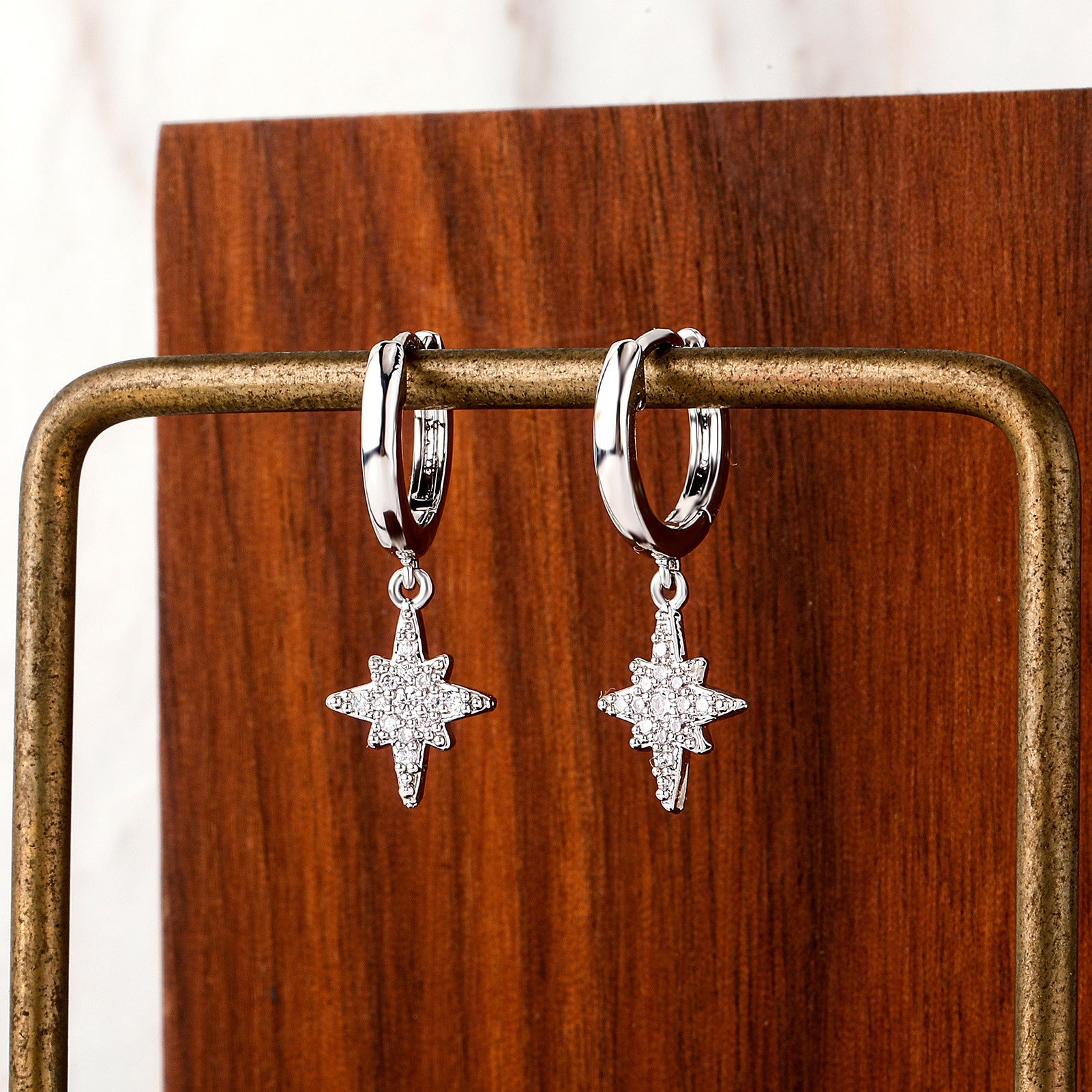 Close-set Zircon Cool Temperament Earrings Vera Lux