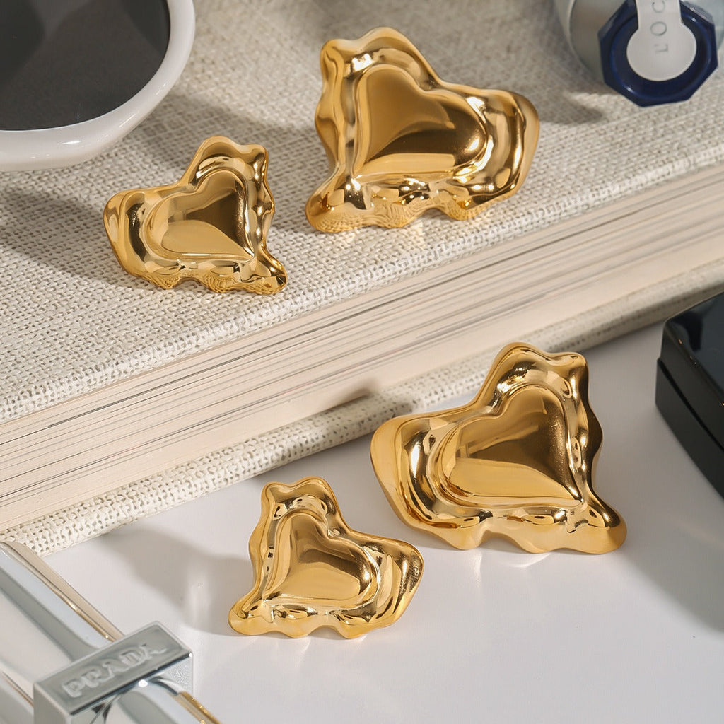 18k gold heart-shaped earrings with exquisite and noble design Vera Lux