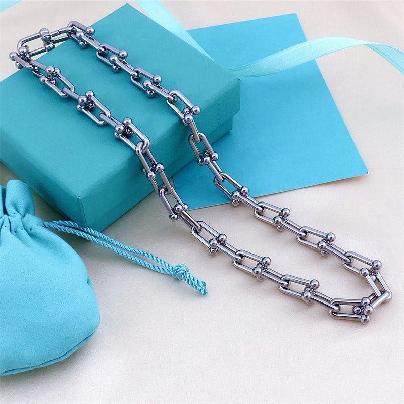 18K Gold T-House U-Shaped Horseshoe Chain Necklace Vera Lux