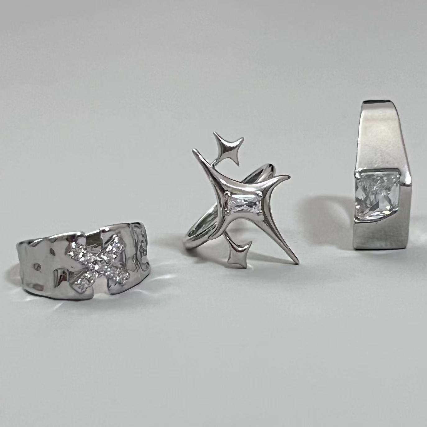 Niche Design Star Couple Rings, Korean INS Style, Zircon Inlaid Letter Texture Ring, Fashion Personality Ring For Men Vera Lux