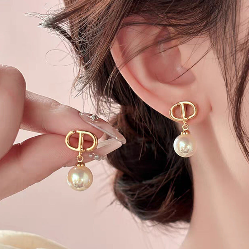 Popular Ins Style Mini Heart Gold Plated Studs Chic Niche Ladies Daily Earring Vera Lux