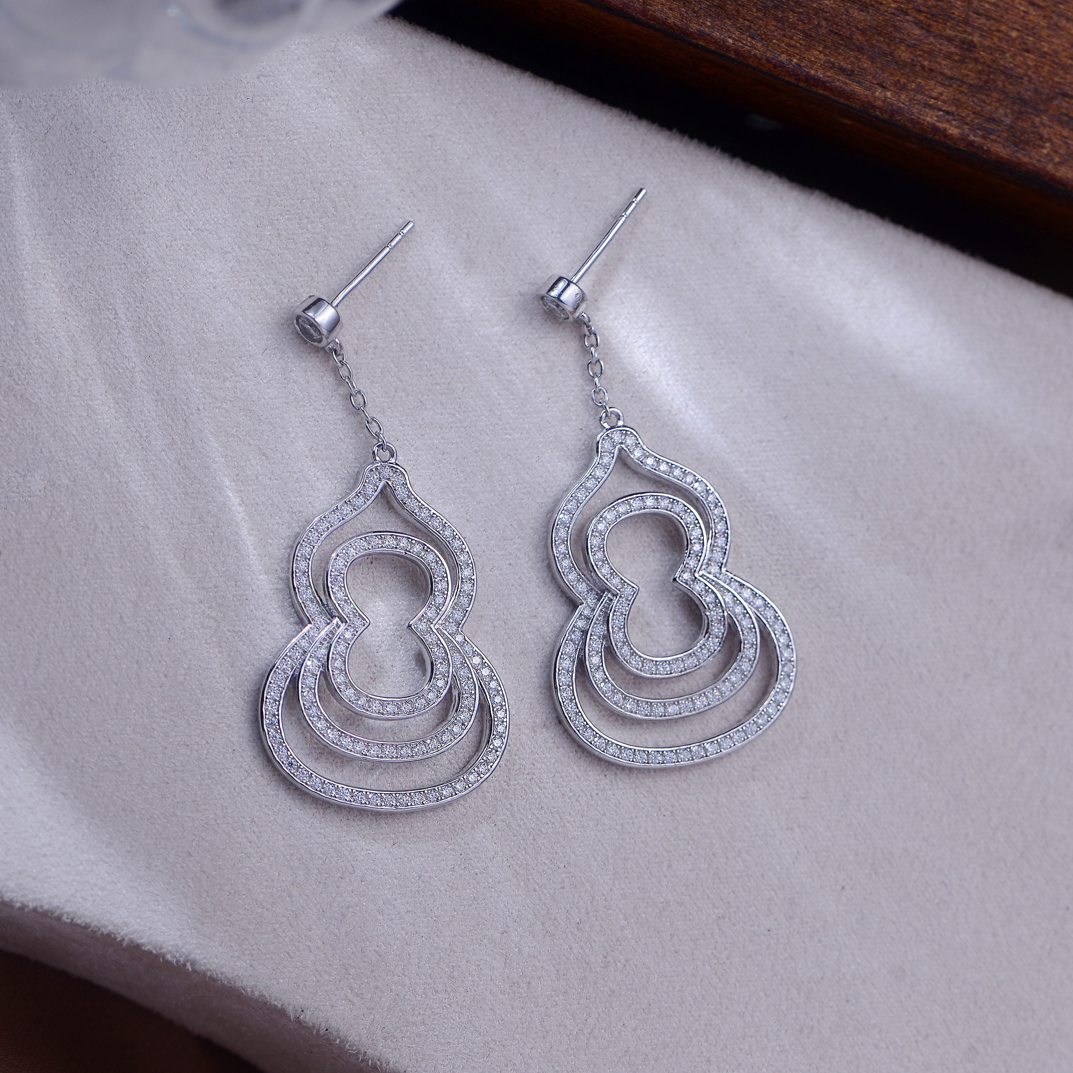 S925 Sterling Silver Moissanite Dangle Earrings For Women  Layered Hollow Teardrop Drop Earrings With GRA Certificate Platinum Plated Elegant Jewelry Gift Box Set Vera Lux