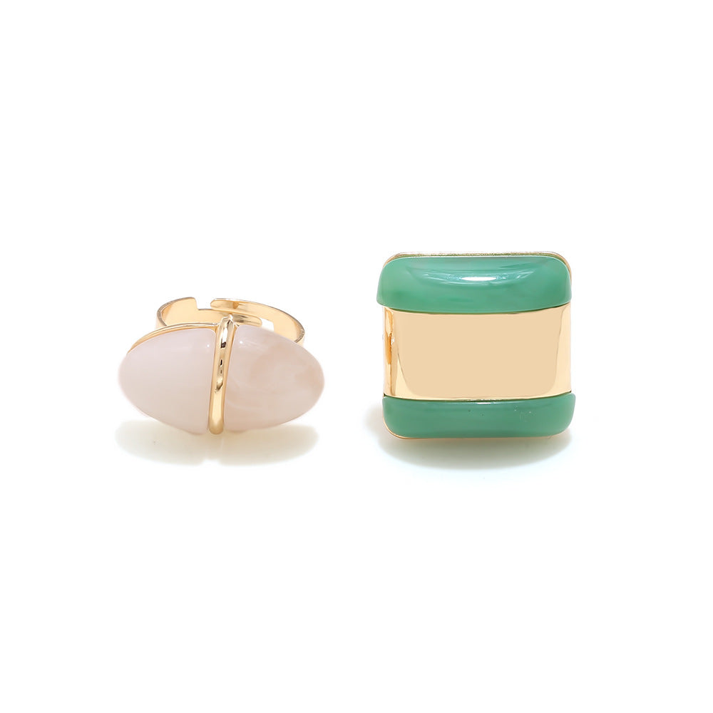 Fashionable Contrasting Color Geometric Resin Ring Vera Lux