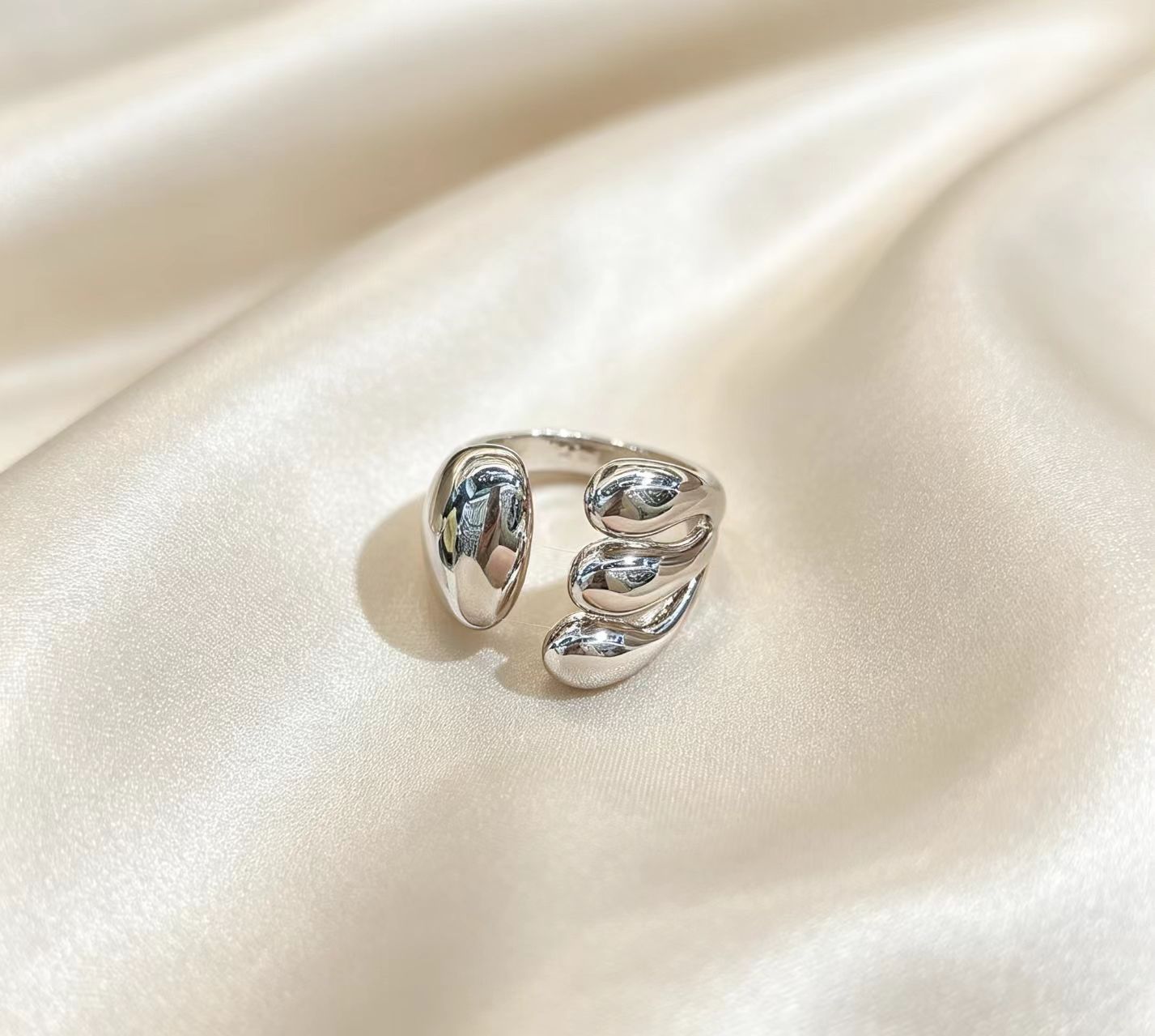 Light-luxury Silver Open-ring In European And American Style Vera Lux