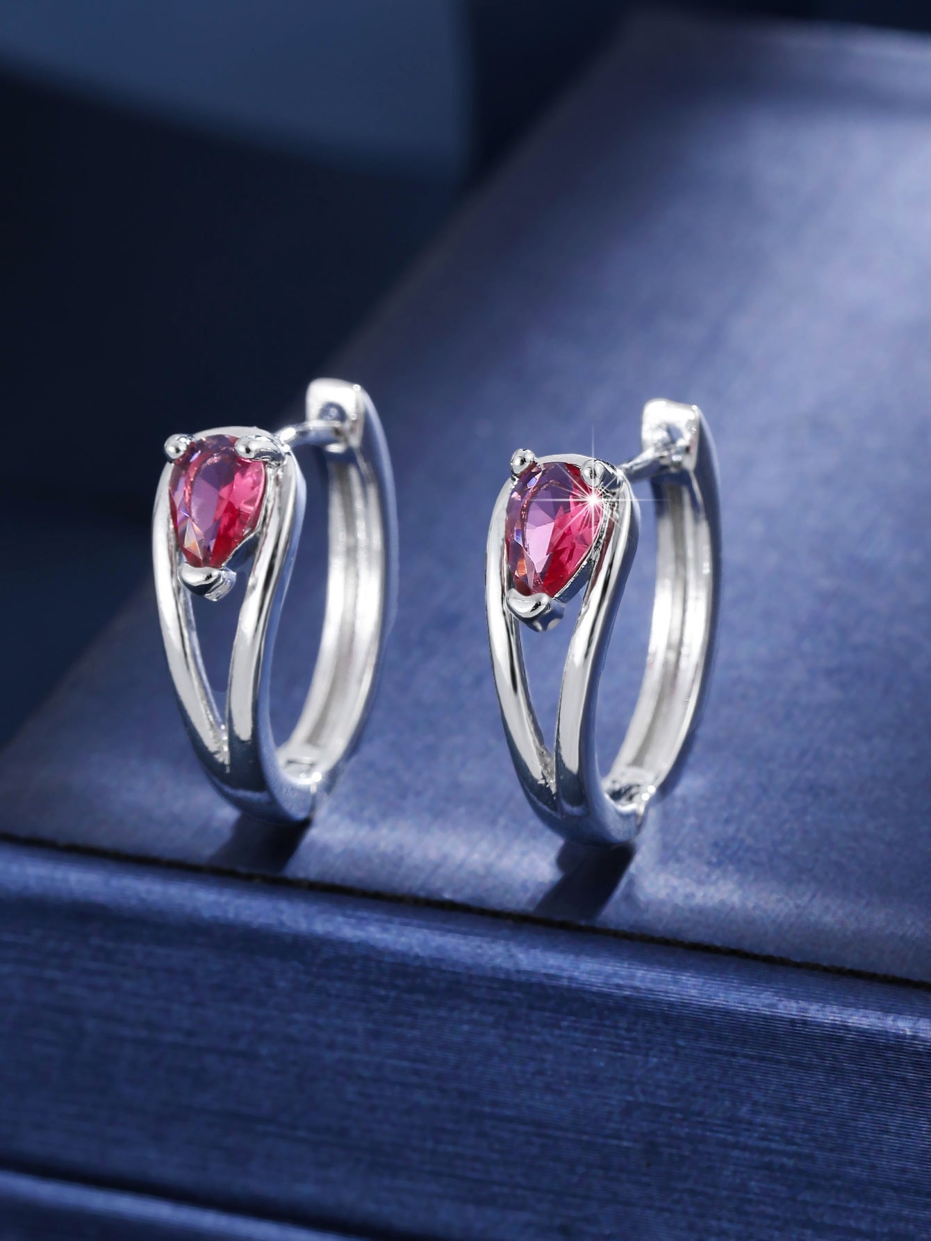 Simple And Stylish Water-drop Double-twist Ear Clips For Women Vera Lux
