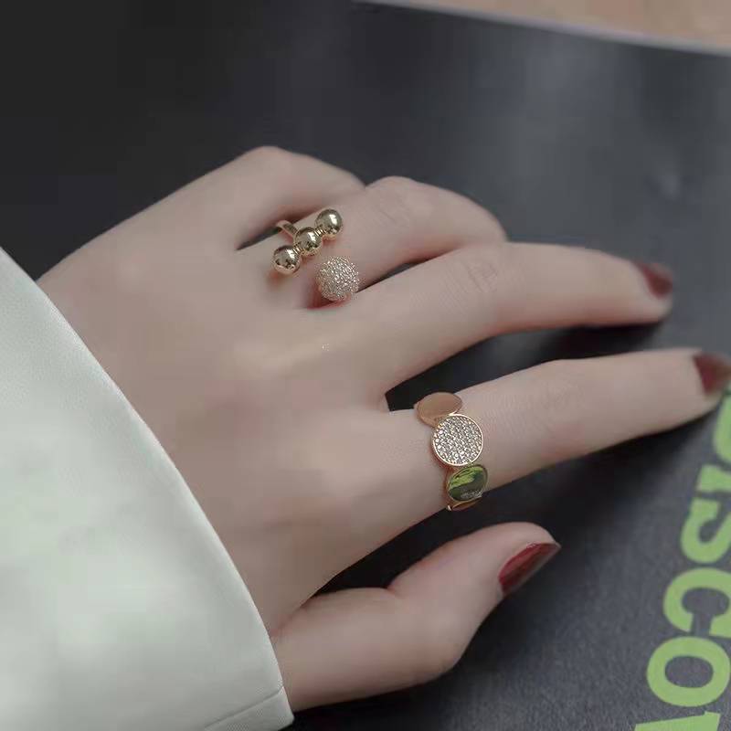 Fashionable High-end Elegant Womens Ring Vera Lux