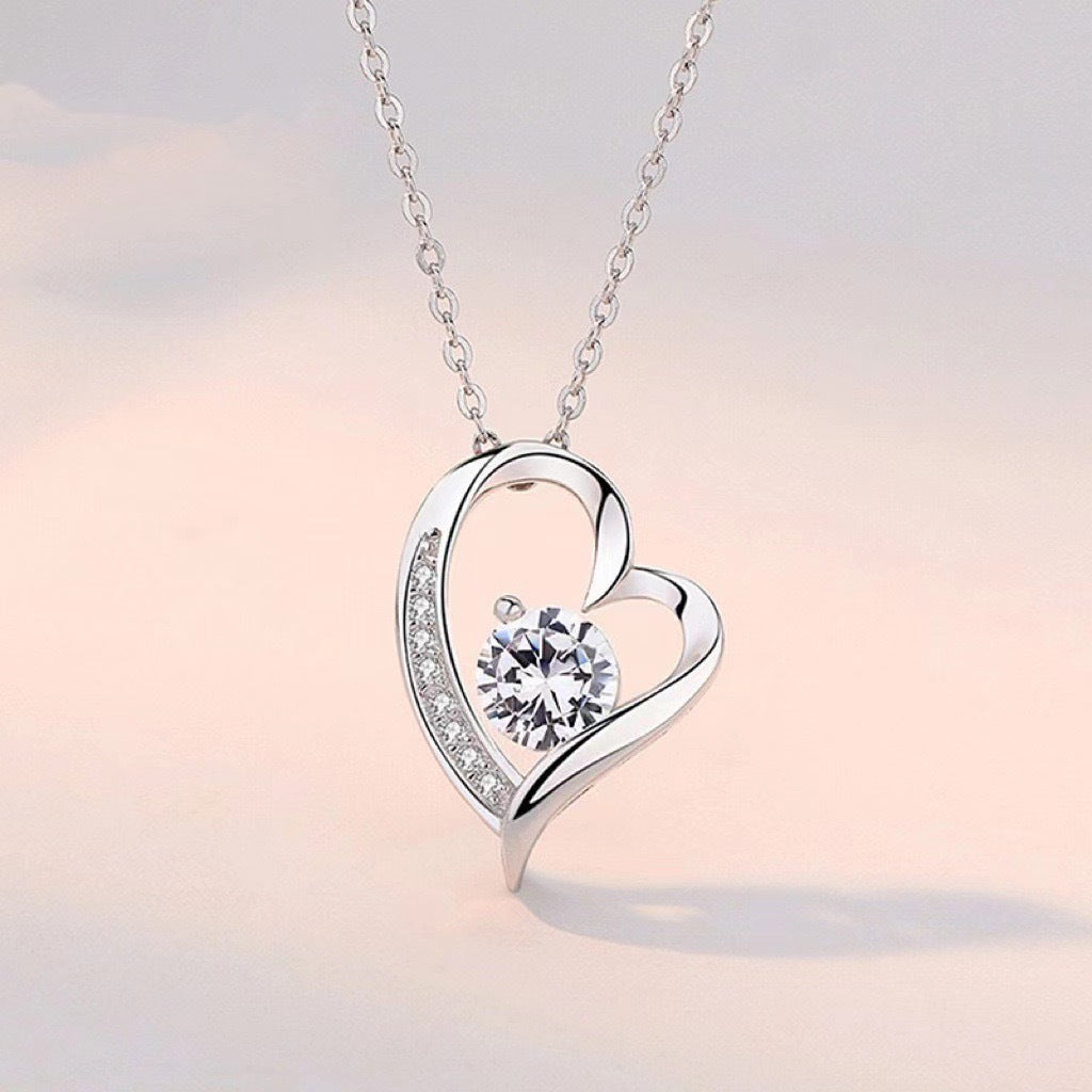 S925 Silver Heart-Shaped Minimalist Versatile Collarbone Necklace Vera Lux
