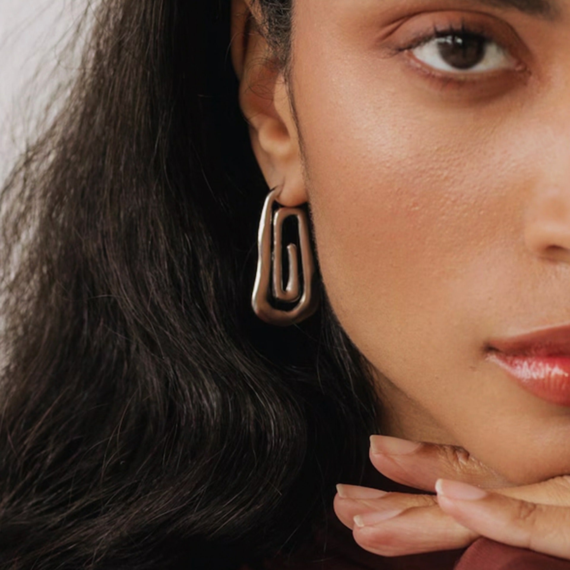 Threaded and hollow design, simple and elegant earrings Vera Lux