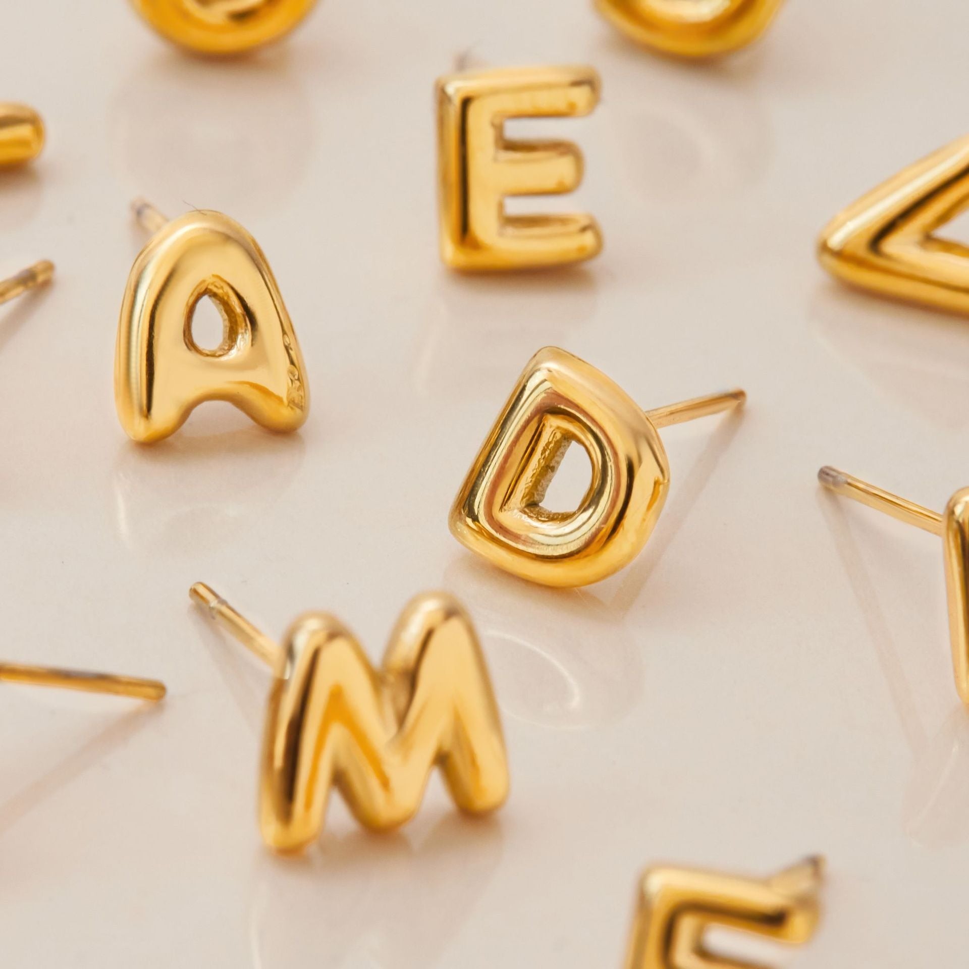 18K gold 26 letters design classic fashion earrings Vera Lux