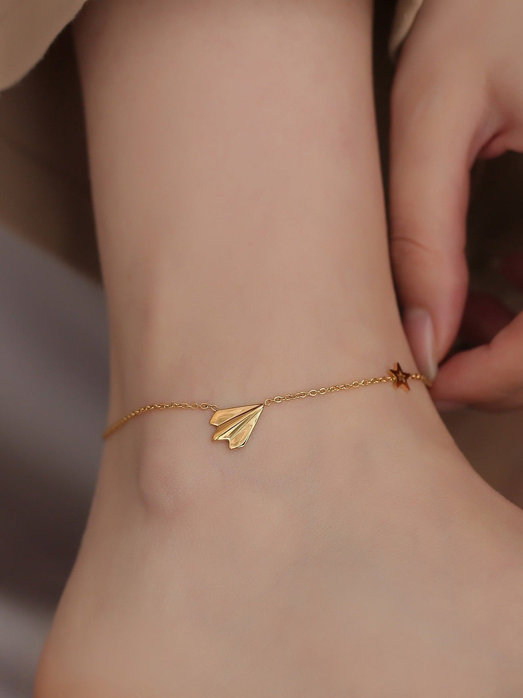 Light luxury high-end 18K gold-plated airplane anklet Vera Lux