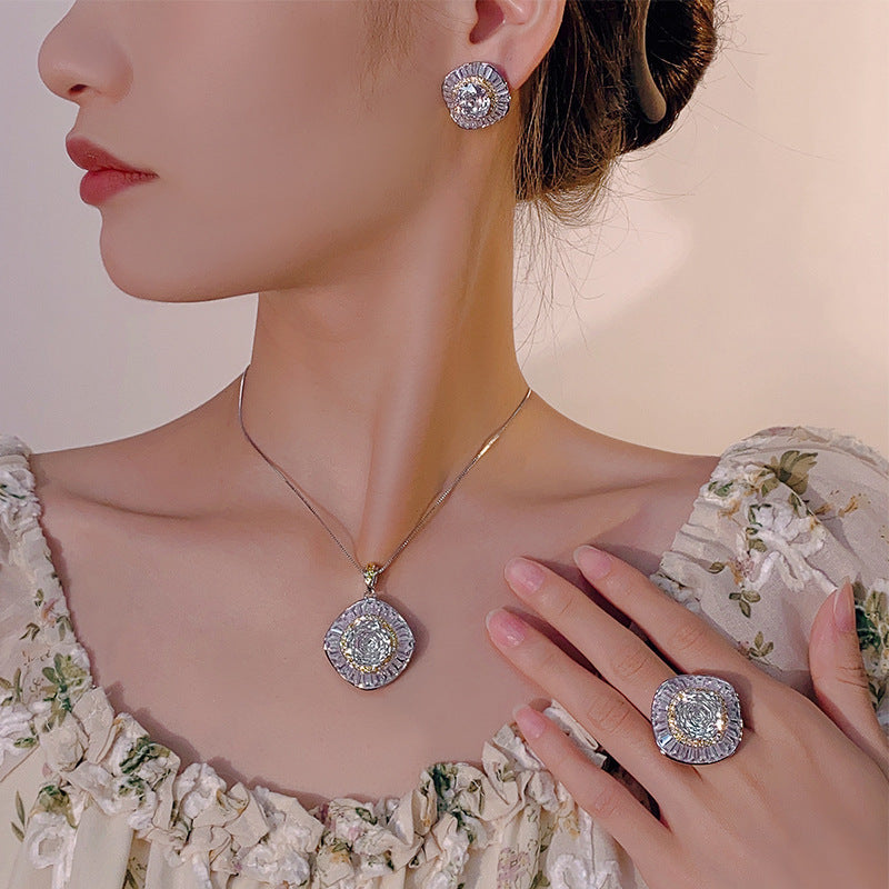 AutumnWinter New Arrival Hua Bi Jewelry Copper Base Gold-Plated Necklace Vera Lux