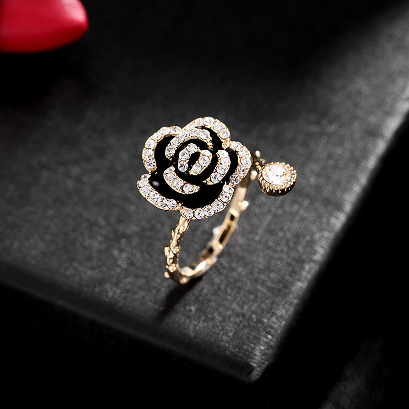 Retro-style Chic Jewelry Rhinestone-encrusted Ring Vera Lux