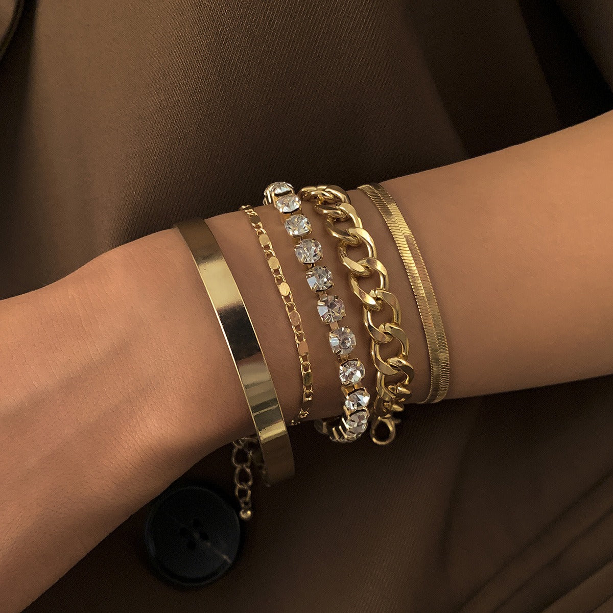 18k gold retro trend snake bone chain diamond bracelet Vera Lux