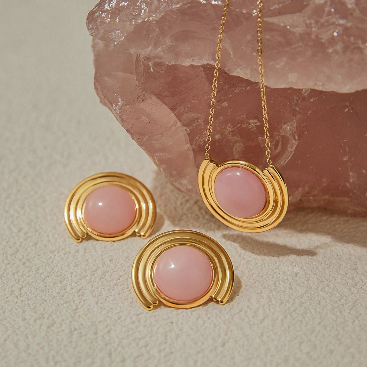 18K gold round shape with textured gemstone design light luxury noble necklace Vera Lux