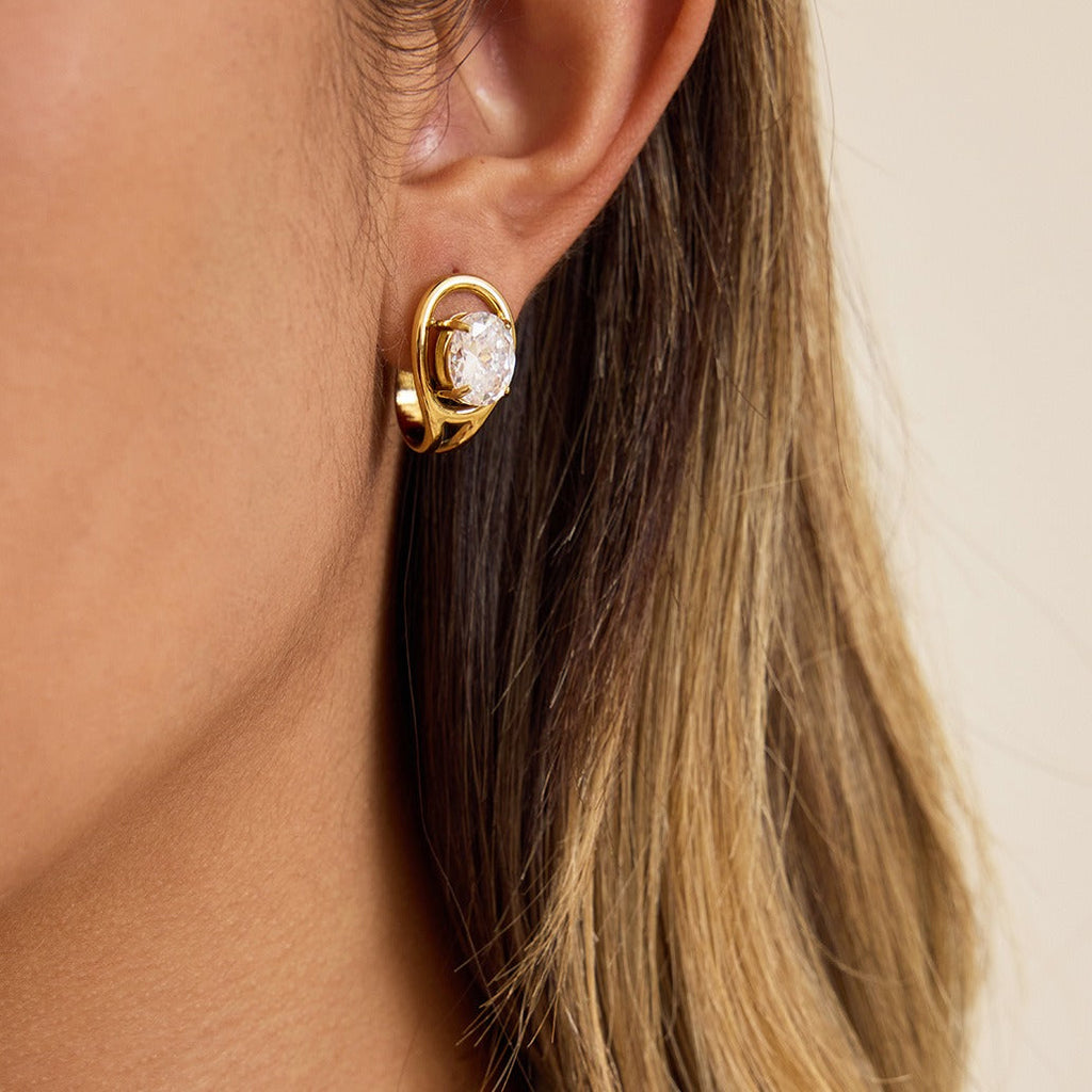 Light luxury, high-end zircon stud earrings for autumn and winter. Vera Lux
