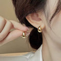 Chic Niche Design Gold Heart Stud Earrings Ins Viral Daily Wear Ladies Ear Jewelry Vera Lux
