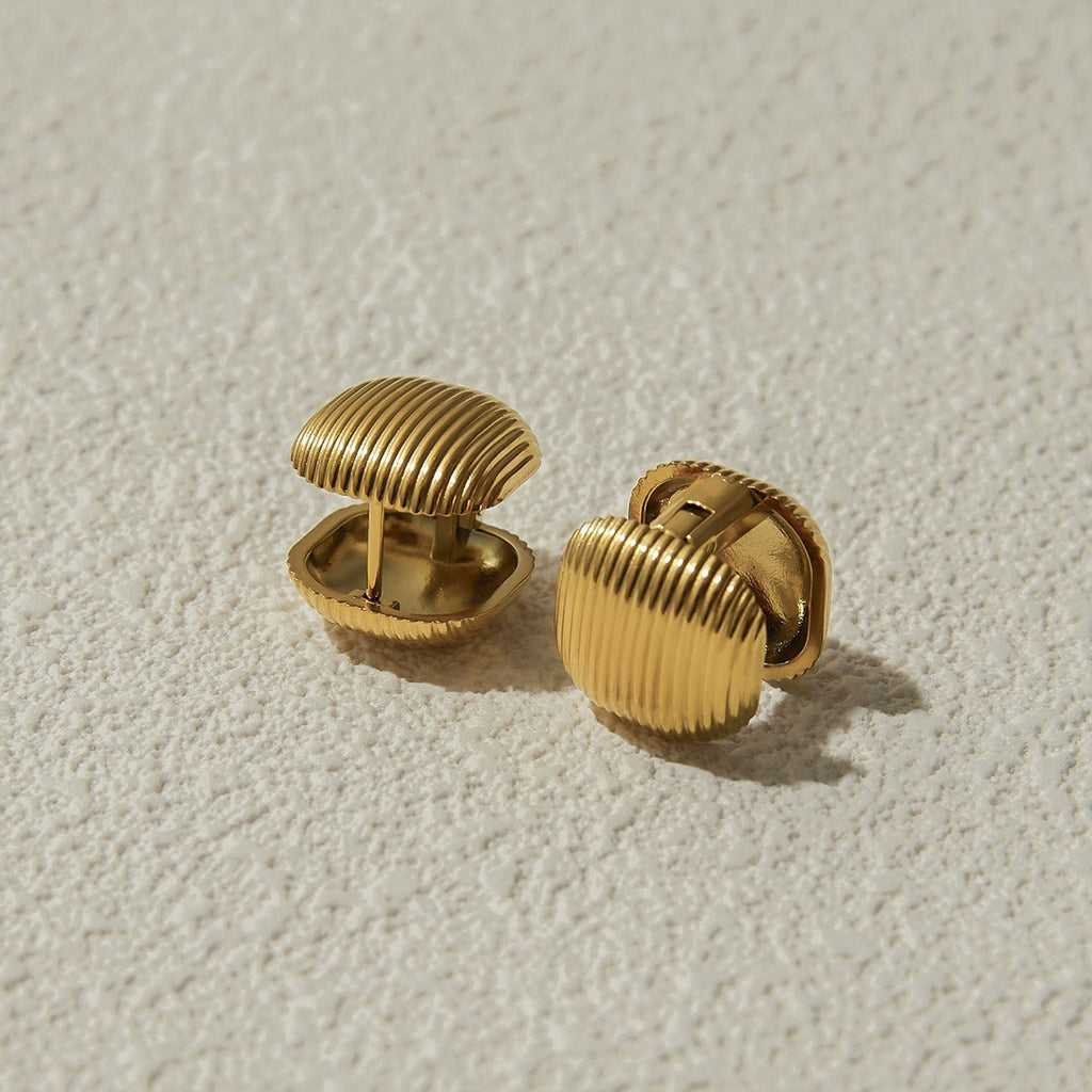 18K gold arc-shaped square with vertical stripes design exquisite and simple earrings Vera Lux
