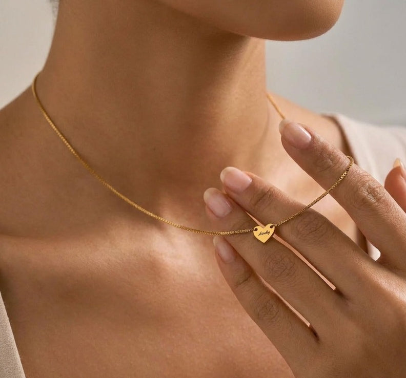 Heart-shaped interlocking custom name necklace Vera Lux