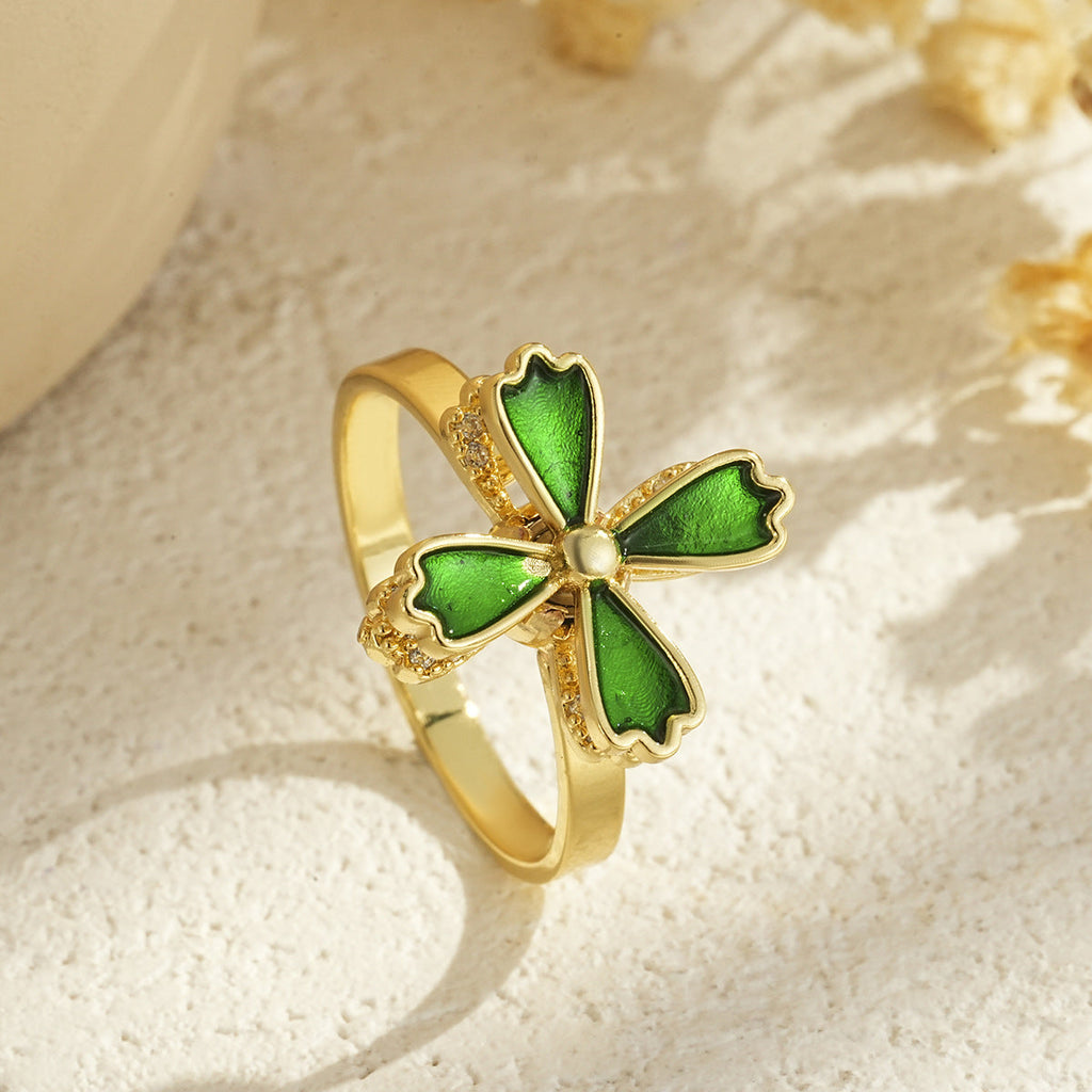 Rotatable Flower-shaped Gold-plated Ring Vera Lux