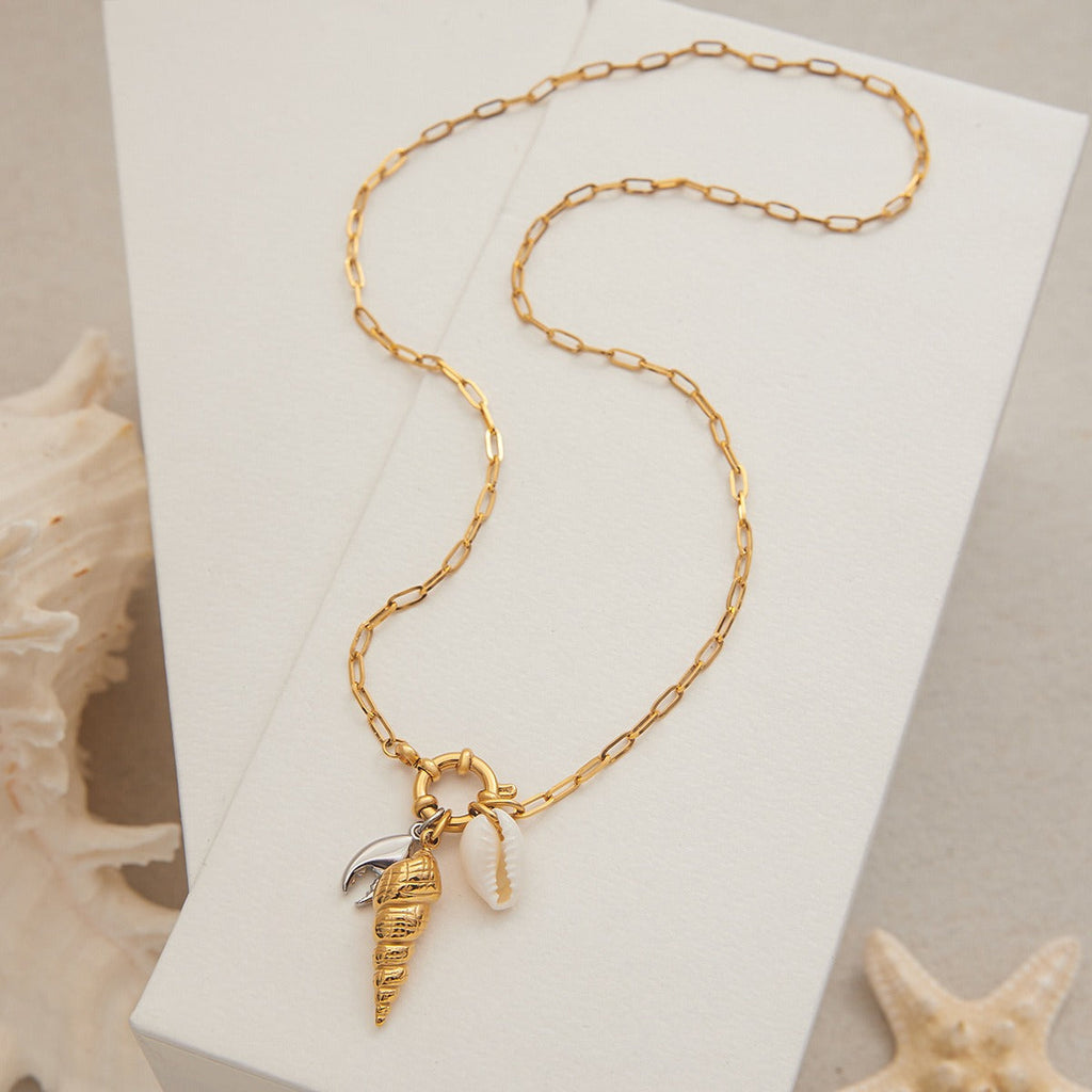 18K Gold Conch Shaped Fashion Necklace Vera Lux