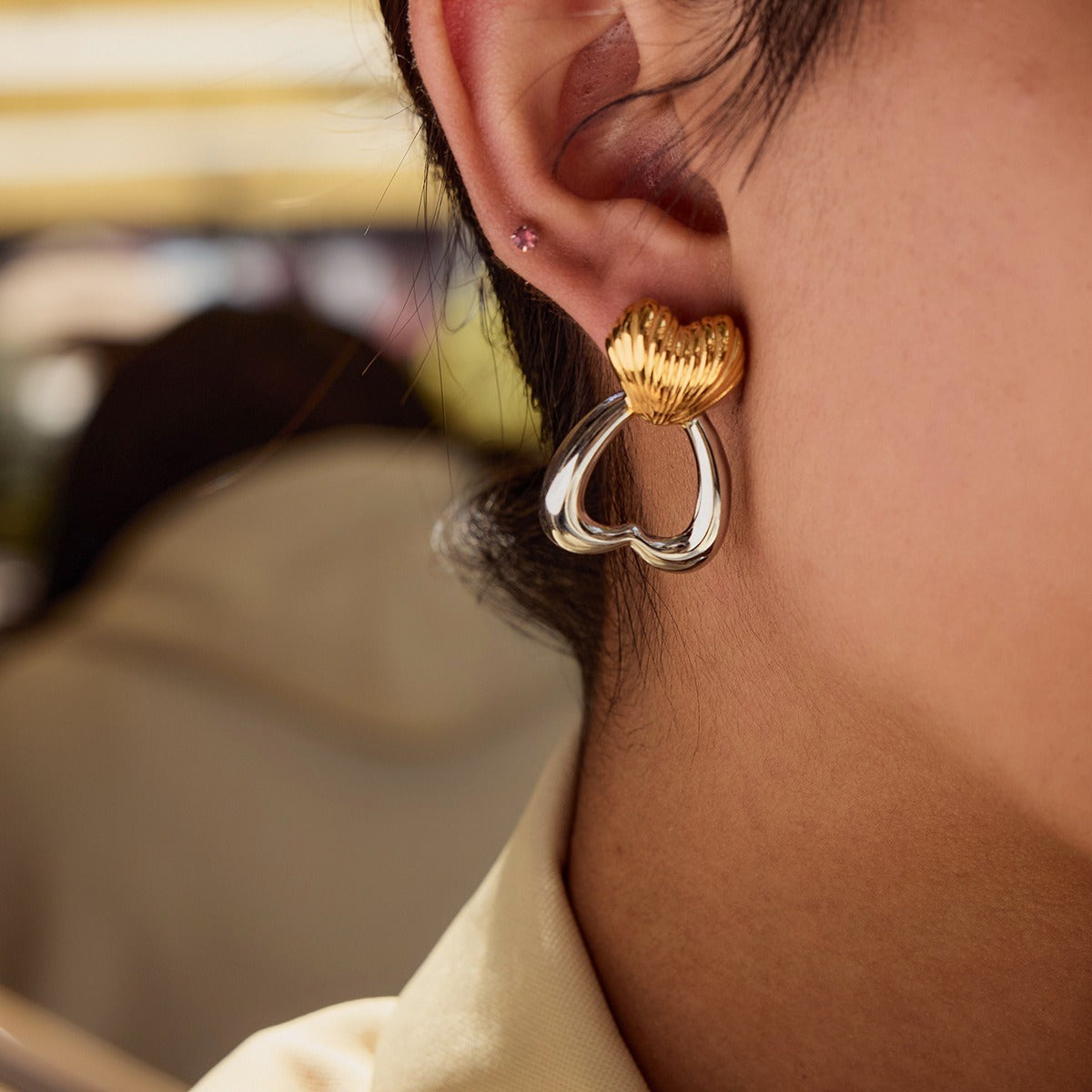 18K gold heart-shaped earrings with gold and silver color matching design, trendy and personalized Vera Lux