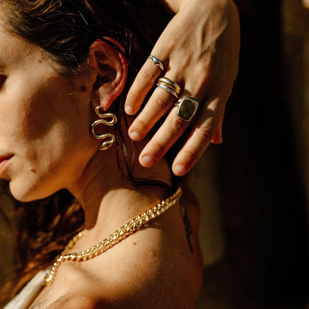 18K gold snake-shaped design trendy and personalized earrings Vera Lux
