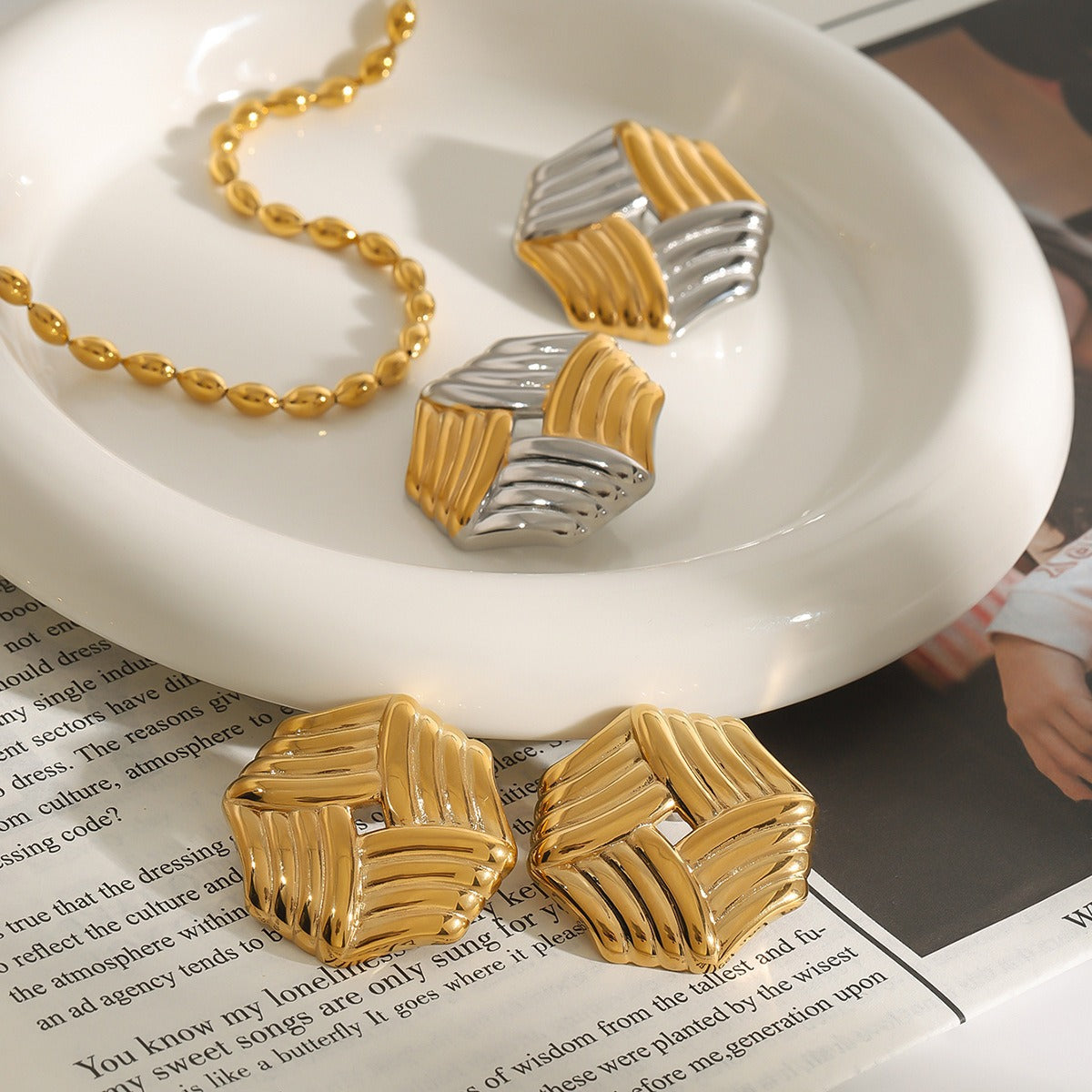18K gold octagonal earrings with stripes design Vera Lux