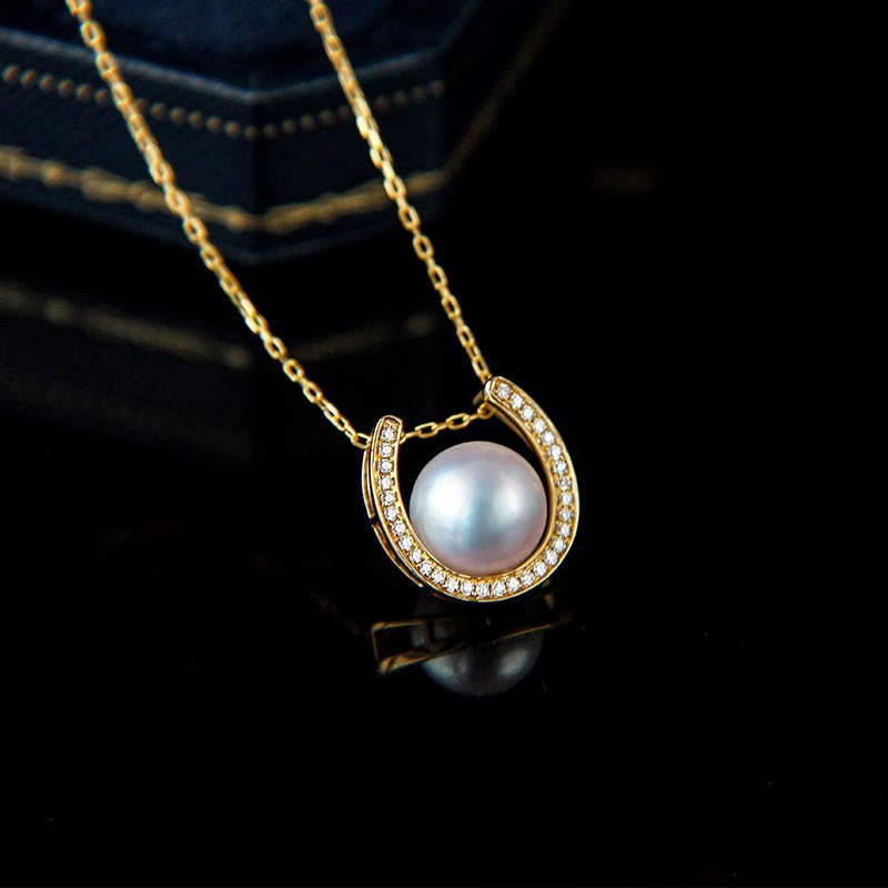 Light Luxury, Lightly Paved With Zirconia, Elegant U-Shape Pearl Necklace Vera Lux