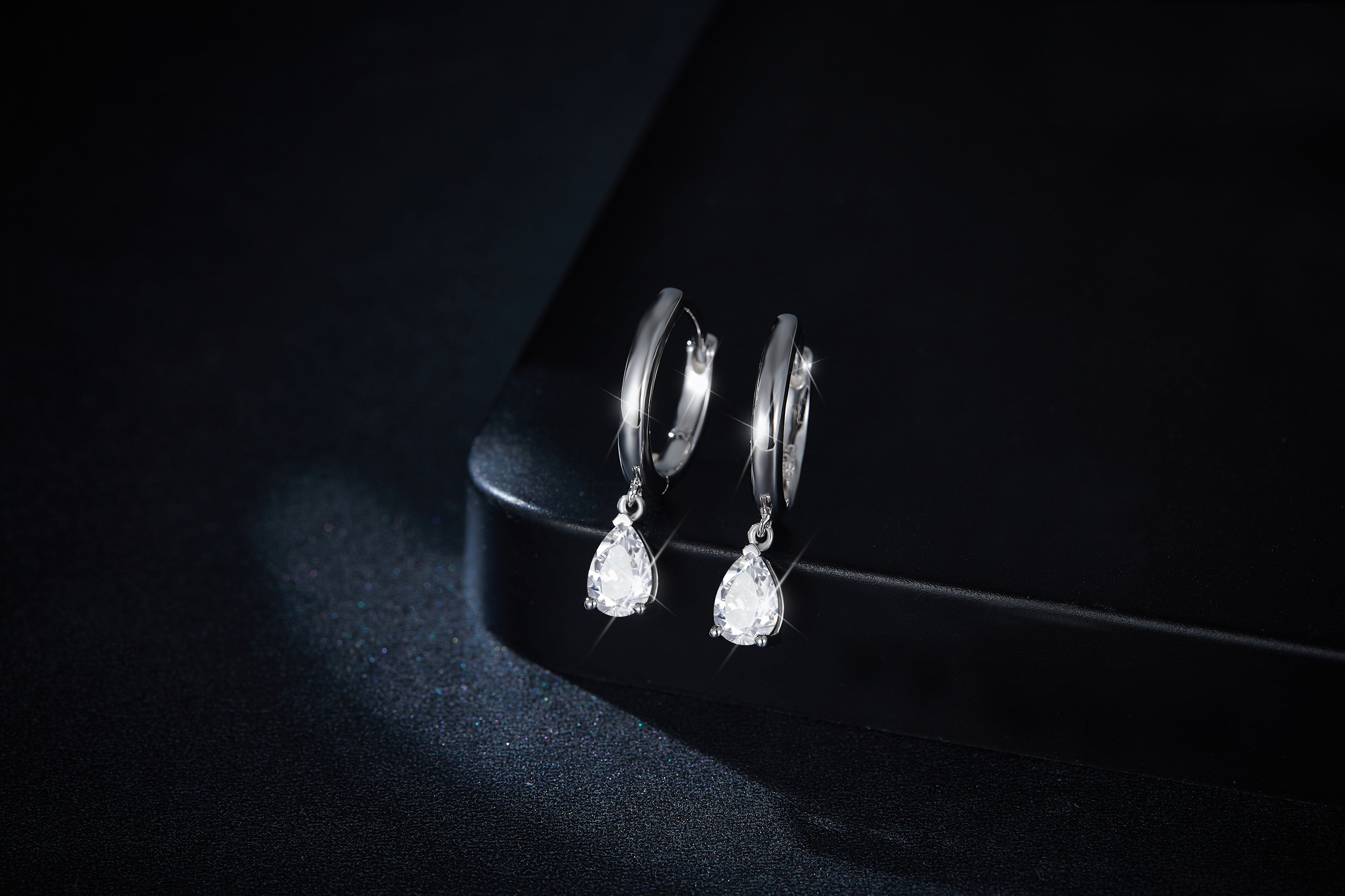 S925 Sterling Silver 4x6mm Pear Cut Moissanite Hoop Earrings  Platinum Plated Dangle Huggie Earrings With GRA Certificate Elegant Jewelry Gift Box Set For Women Vera Lux
